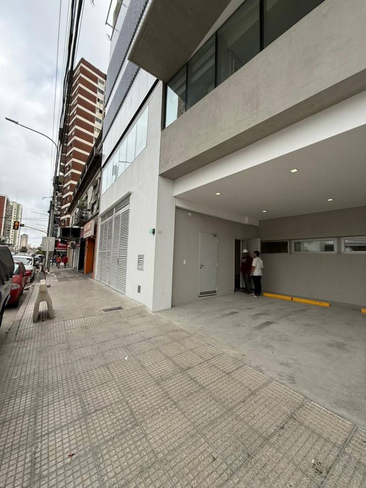 Acceso del Sanatorio Anchorena Itoiz sobre Av. Belgrano